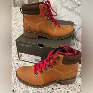 Women’s Ellendale Mid Hiker Timberland Boots.